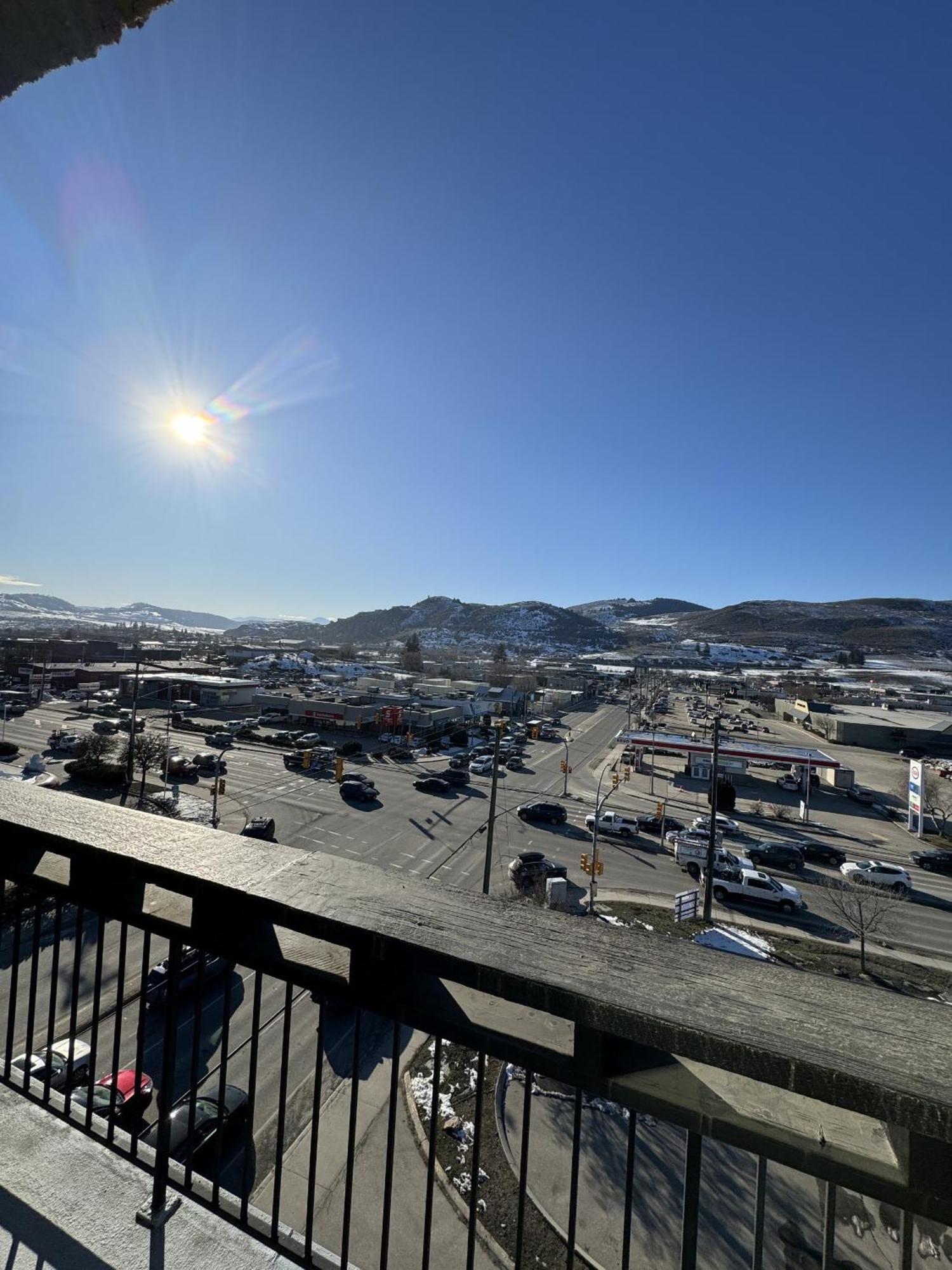 Divya Sutra Plaza And Conference Centre, Vernon, Bc מראה חיצוני תמונה